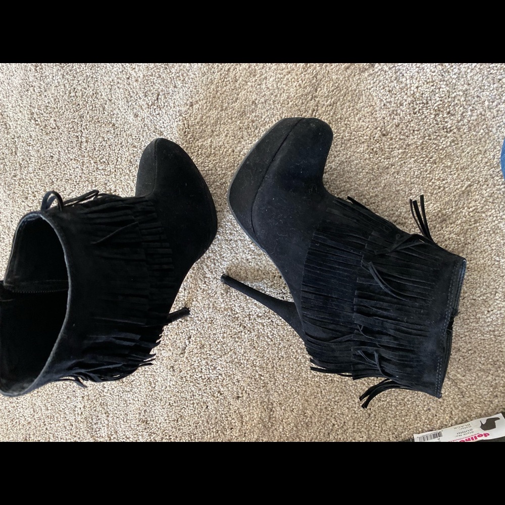 Boots - Picture 2 of 3